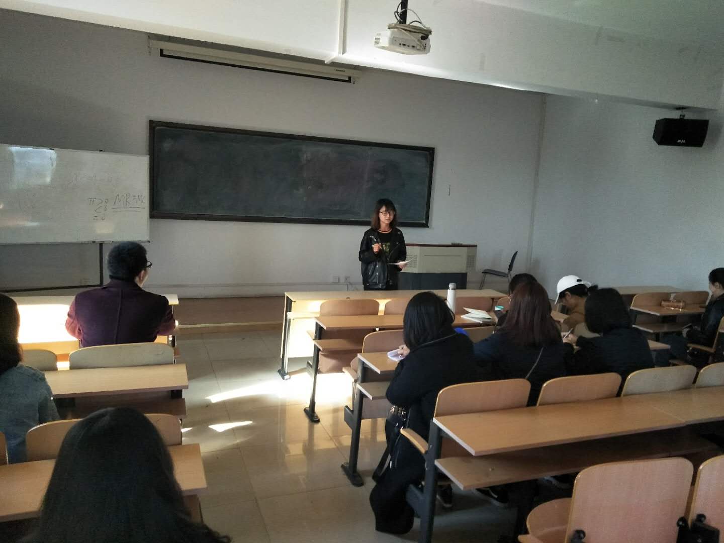研会主席王璇发表讲话
